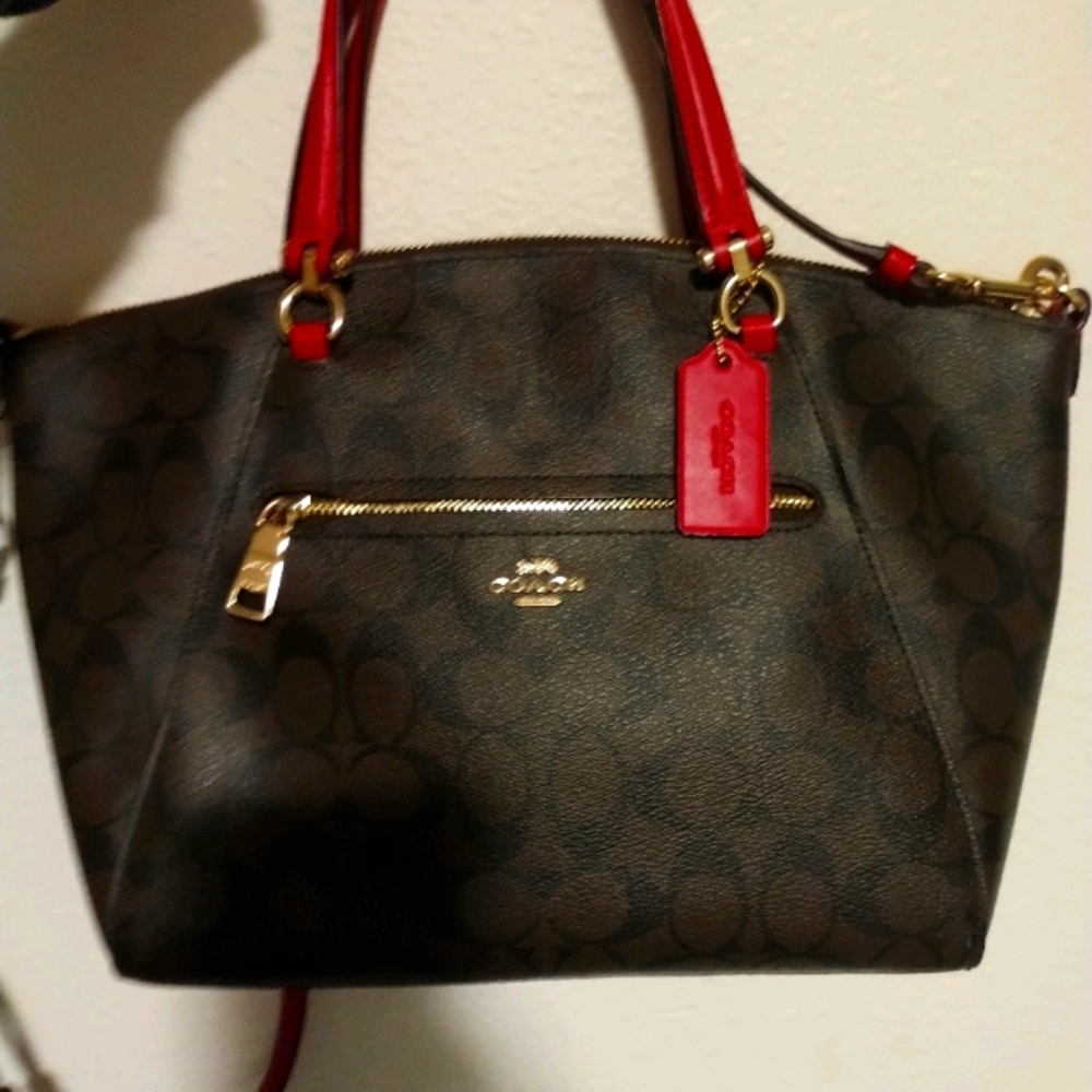 Cute Coach purse with wristlet and card case walle